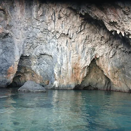 לינה וארוחת בוקר Levante