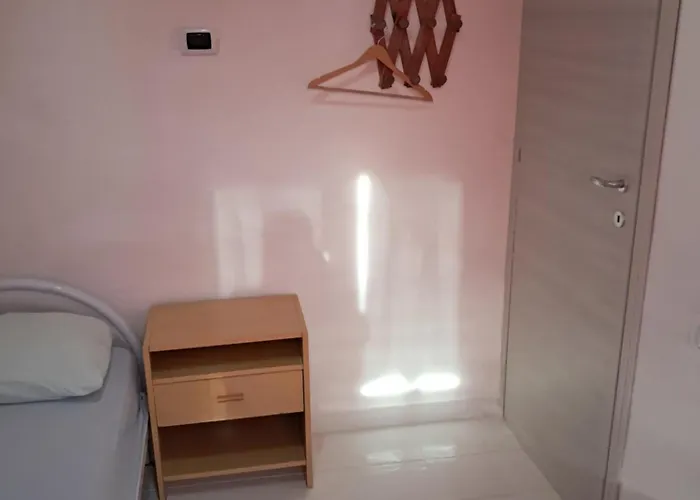 לינה וארוחת בוקר Levante סקליאה