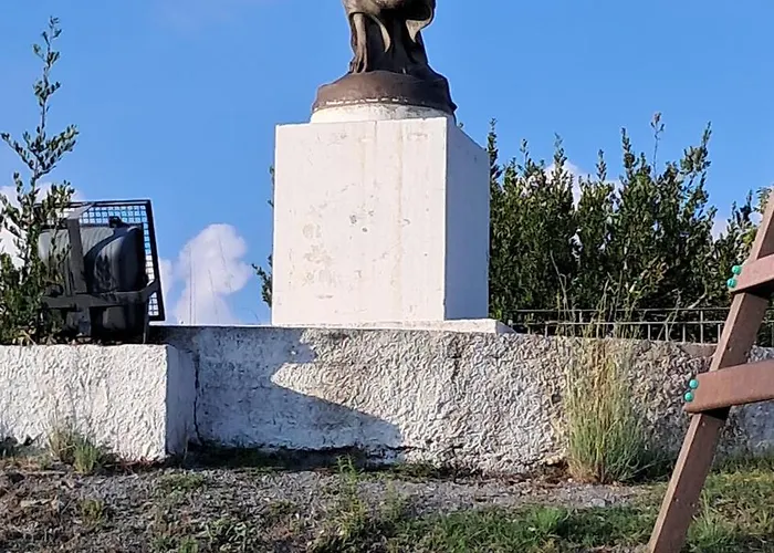 לינה וארוחת בוקר Levante 3*