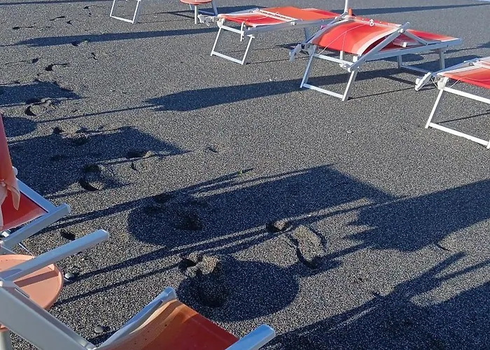 לינה וארוחת בוקר Levante 3*