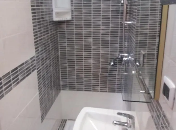 Alojamento de Acomodação e Pequeno-almoço Levante Scalea