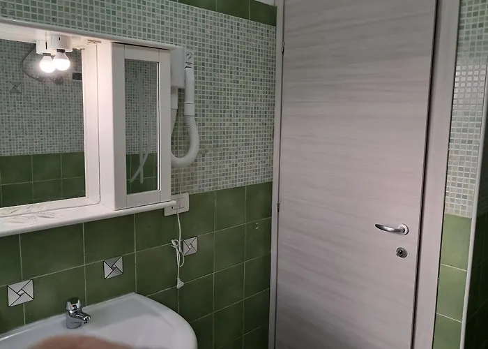 Alojamento de Acomodação e Pequeno-almoço Levante 3*